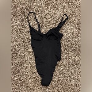 SKIMS Women's Seamless Sculpt Low Back Thong Bodysuit